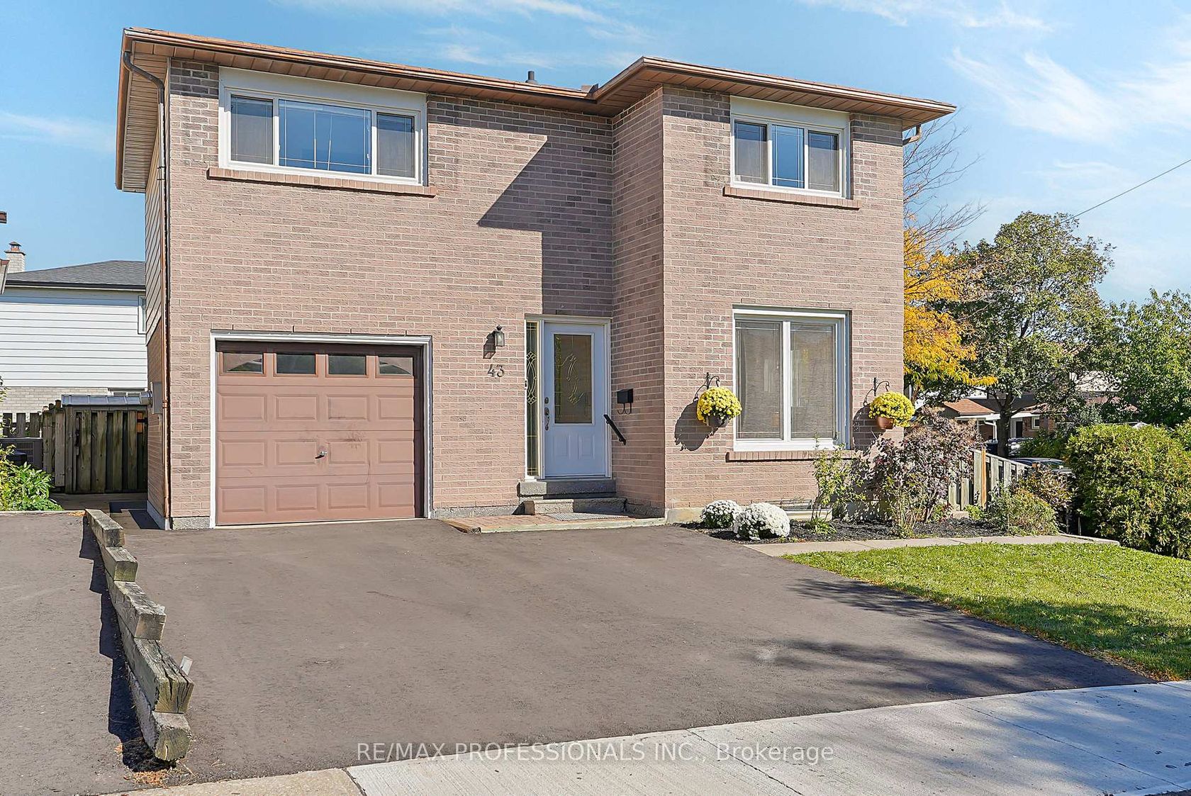 43 Franca Crescent, Jamestown, Toronto 
