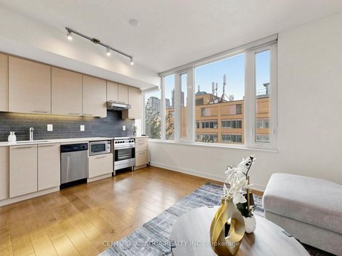 Photo 15 at 410 - 3 Market Street, Waterfront Communities C8, Toronto