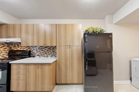 Photo 3 at 102 - 370 Dixon Road, The Westway, Toronto