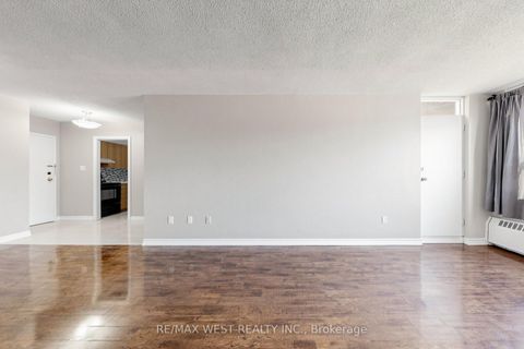 Photo 14 at 102 - 370 Dixon Road, The Westway, Toronto