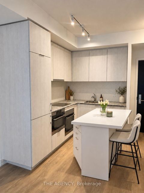 Photo 3 at 208 - 158 Front Street E, Moss Park, Toronto