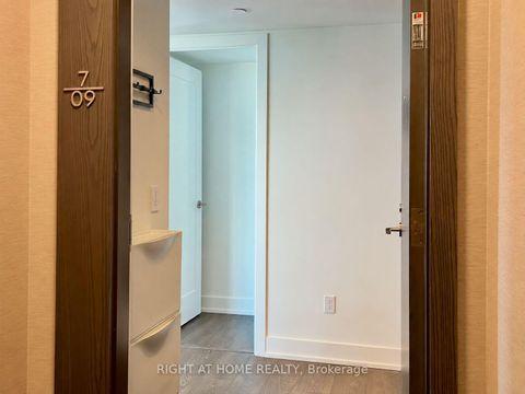 Photo 7 at 709 - 7 Mabelle Avenue, City Centre West, Toronto