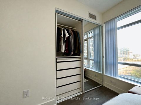 Photo 10 at 709 - 7 Mabelle Avenue, City Centre West, Toronto