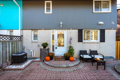Photo 3 at 24 Dogwood Crescent, Bendale, Toronto
