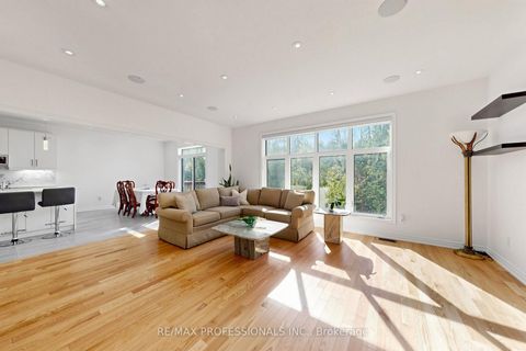 Photo 2 at 1450 Davis Loop, Lefroy, Innisfil