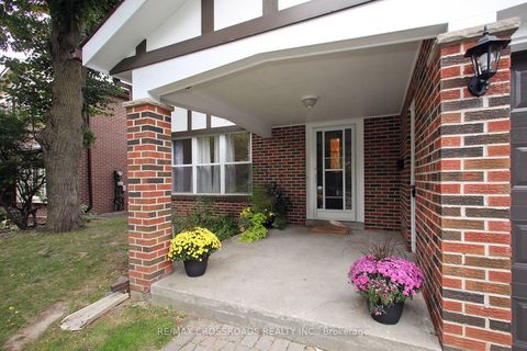 Photo 2 at 57 Kimberdale Crescent, L'Amoreaux, Toronto