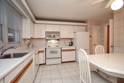 Photo 10 at 57 Kimberdale Crescent, L'Amoreaux, Toronto