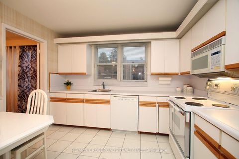 Photo 11 at 57 Kimberdale Crescent, L'Amoreaux, Toronto