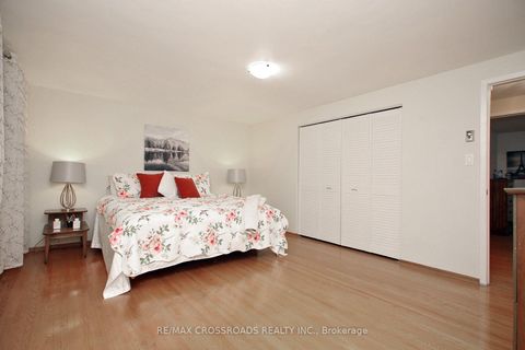Photo 15 at 57 Kimberdale Crescent, L'Amoreaux, Toronto