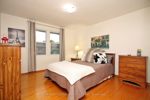 Photo 19 at 57 Kimberdale Crescent, L'Amoreaux, Toronto