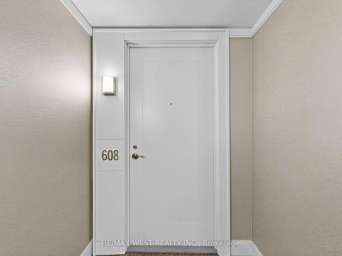 Photo 9 at 608 - 3091 Dufferin Street, Glen Park, Toronto