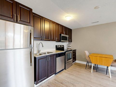 Photo 11 at 608 - 3091 Dufferin Street, Glen Park, Toronto