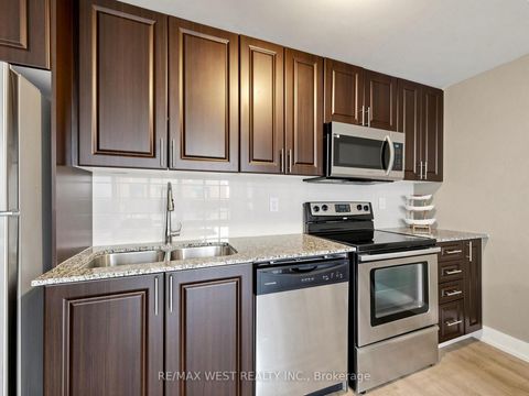 Photo 12 at 608 - 3091 Dufferin Street, Glen Park, Toronto