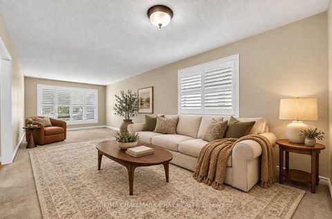 Photo 3 at 87 McVeigh Drive, Northwest, Barrie