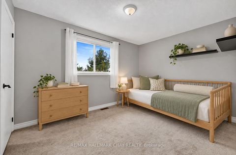 Photo 11 at 87 McVeigh Drive, Northwest, Barrie