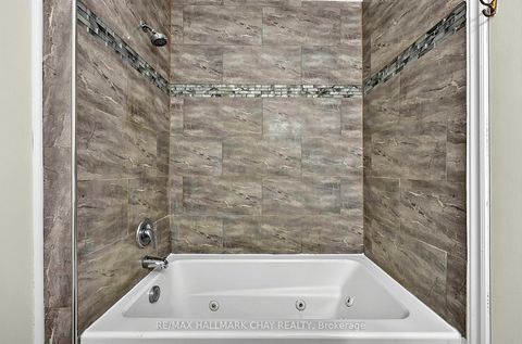 Photo 14 at 87 McVeigh Drive, Northwest, Barrie