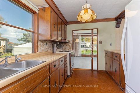 Photo 12 at 48 Isle Vista Drive, Virginia, Georgina