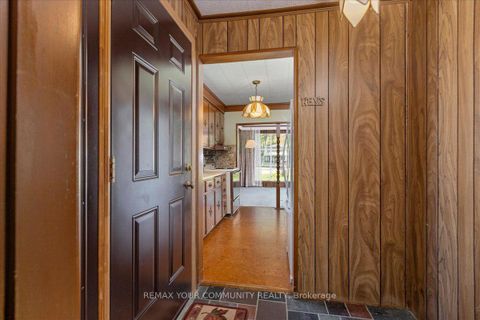 Photo 16 at 48 Isle Vista Drive, Virginia, Georgina