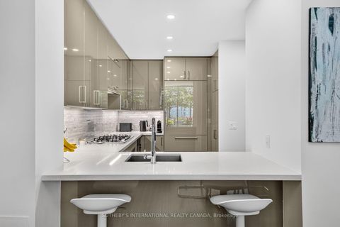 Photo 13 at TH 114 - 29 Queens Quay E, Waterfront Communities C8, Toronto
