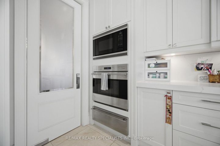 Photo 12 at 154 Burbank Drive, Bayview Village, Toronto