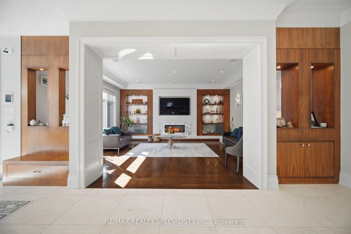 Photo 14 at 154 Burbank Drive, Bayview Village, Toronto