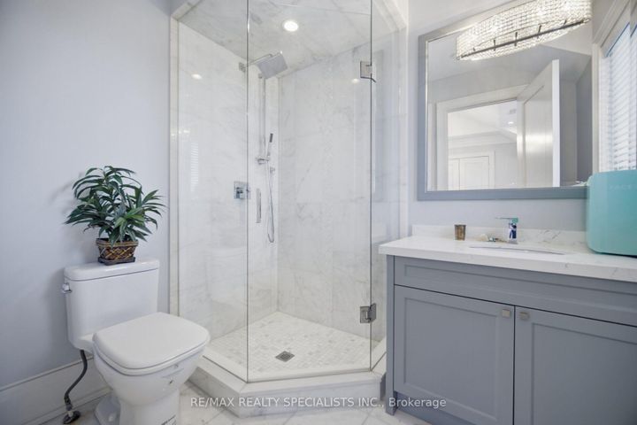 Photo 31 at 154 Burbank Drive, Bayview Village, Toronto