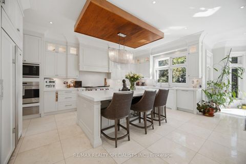 Photo 10 at 154 Burbank Drive, Bayview Village, Toronto