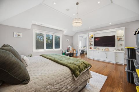 Photo 26 at 154 Burbank Drive, Bayview Village, Toronto