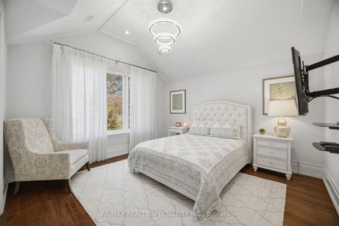 Photo 32 at 154 Burbank Drive, Bayview Village, Toronto