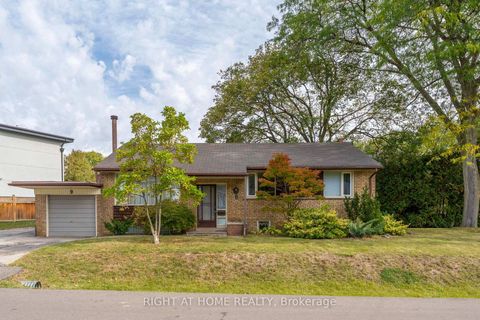 Photo 2 at 9 Appledale Road, Rosethorn, Toronto