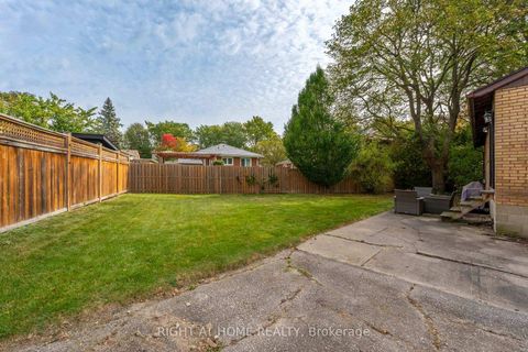 Photo 4 at 9 Appledale Road, Rosethorn, Toronto
