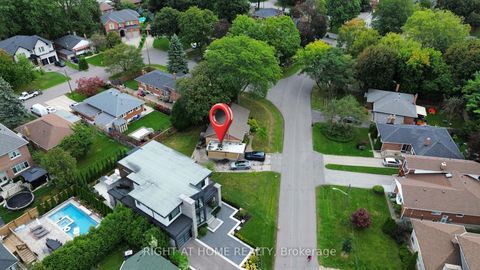 Photo 10 at 9 Appledale Road, Rosethorn, Toronto