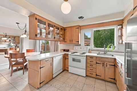 Photo 14 at 9 Appledale Road, Rosethorn, Toronto