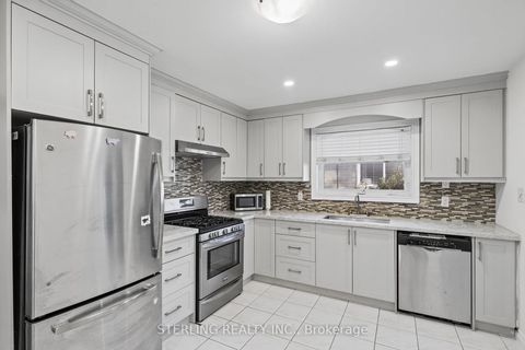 Photo 4 at 27 Oakmeadow Boulevard, Morningside, Toronto