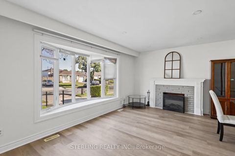Photo 7 at 27 Oakmeadow Boulevard, Morningside, Toronto