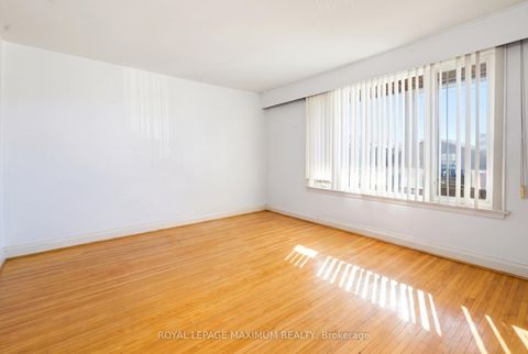 Photo 2 at 84 Gilley Road, CFB, Toronto