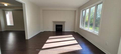 Photo 7 at 147 Dovedale Drive, Keswick South, Georgina