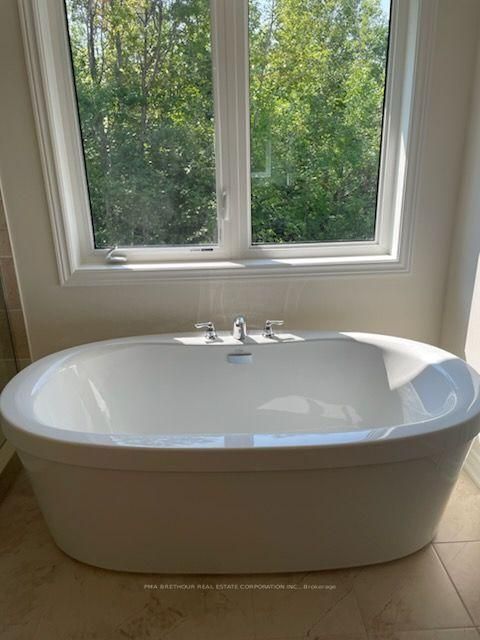Photo 13 at 147 Dovedale Drive, Keswick South, Georgina