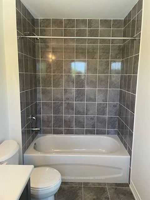 Photo 17 at 147 Dovedale Drive, Keswick South, Georgina
