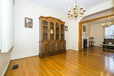Photo 5 at 257 Delaware Avenue, Junction, Toronto