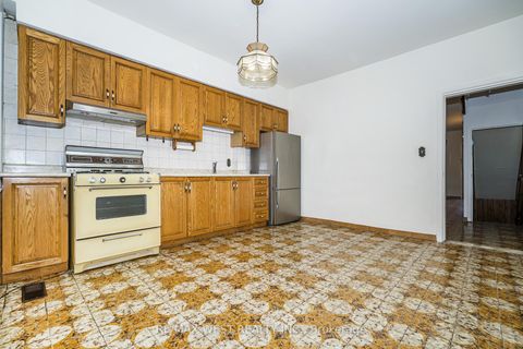 Photo 7 at 257 Delaware Avenue, Junction, Toronto