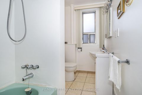 Photo 17 at 257 Delaware Avenue, Junction, Toronto