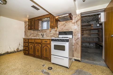 Photo 19 at 257 Delaware Avenue, Junction, Toronto