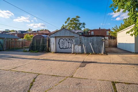 Photo 25 at 257 Delaware Avenue, Junction, Toronto