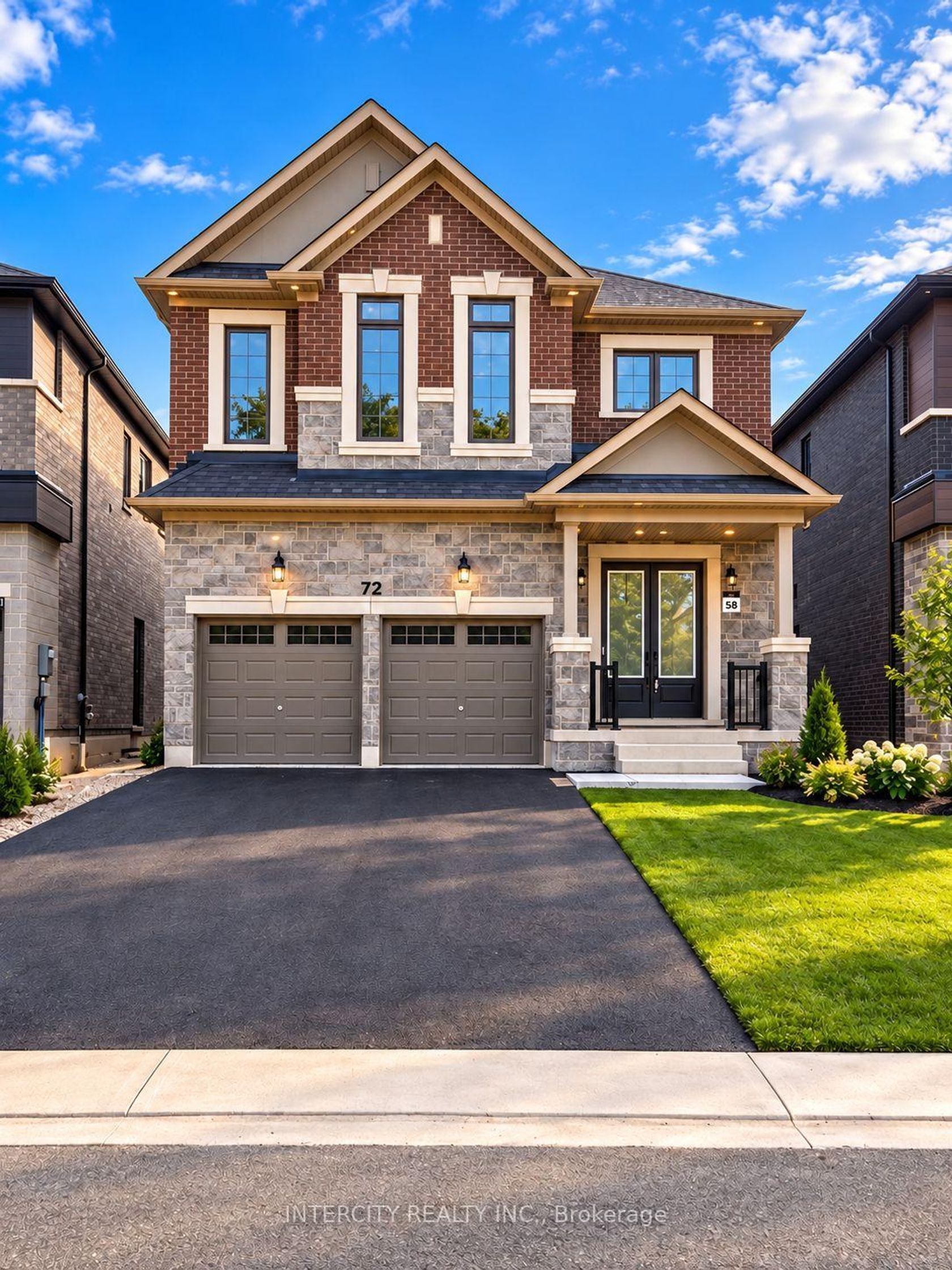 72 Caddie Crescent, Maple, Vaughan photo number 2