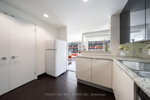 Photo 16 at 215 - 77 Avenue Road, Annex, Toronto