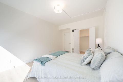 Photo 20 at 215 - 77 Avenue Road, Annex, Toronto