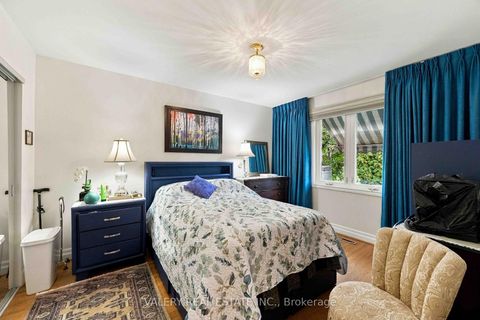 Photo 14 at 305 Renforth Drive, Etobicoke West Mall, Toronto