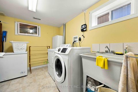 Photo 22 at 305 Renforth Drive, Etobicoke West Mall, Toronto