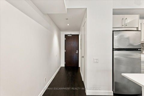 Photo 5 at 613 - 25 Oxley Street, Waterfront Communities C1, Toronto